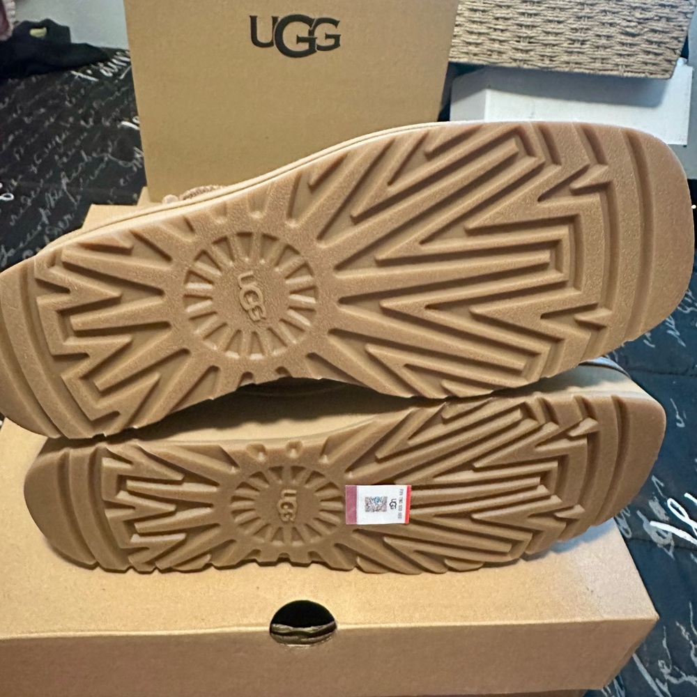 💥💥 New UGG Women's CityFunc Mid Boots - Picture 8 of 11